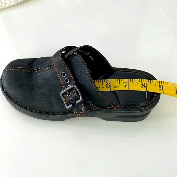 boc Ladies Clogs. Buckled Feature. Size 7/38 - Picture 9 of 12